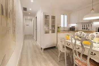 Nextdoor Gaudi Barcelona 아파트