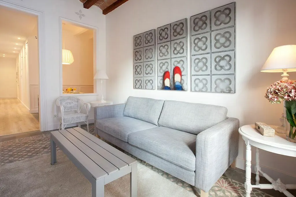 Nextdoor Gaudi Barcelona Apartment